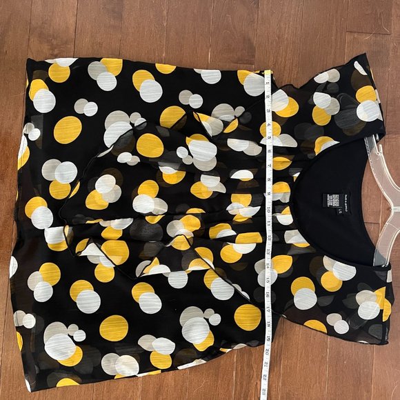 Drapey black blouse with white and yellow pattern - Picture 3 of 4